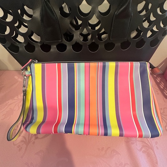 Betsey Johnson black tote with removable zipper pouch - Picture 5 of 7